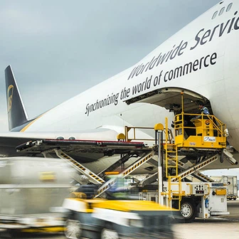 Gaisa un okeāna kravu pārvadājumi